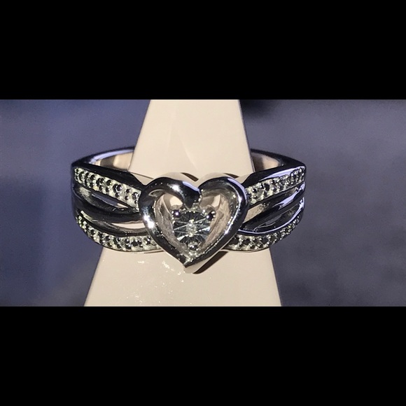 👻 STERLING SILVER (925) DIAMOND HEART RING - Picture 3 of 4